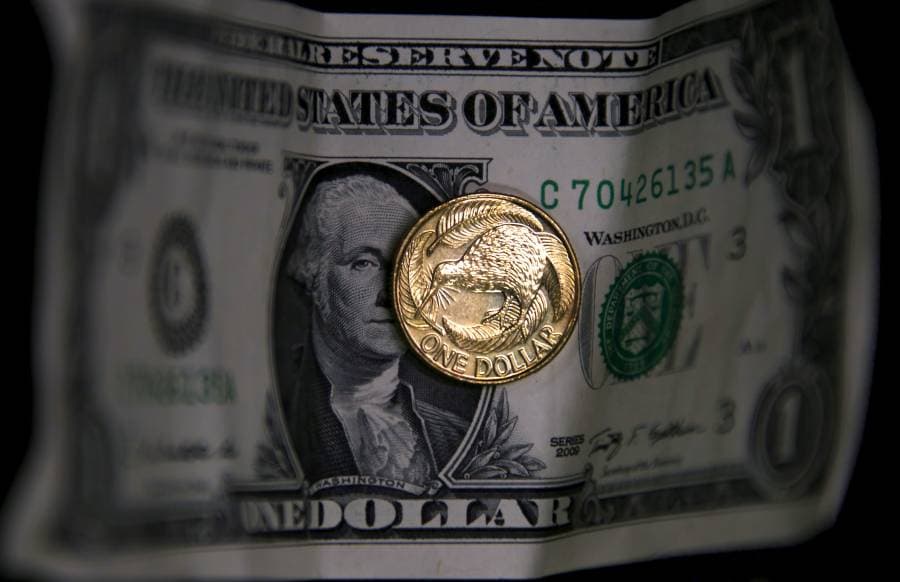 روبرت كيوساكي: عملة بريكس الرقمية ستكتب نهاية عصر الدولار (رويترز)